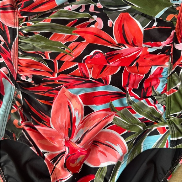 NipTuck Swim Louise Hot Tropics Floral twist front SZ 4 Women's swimsuit - Picture 4 of 11